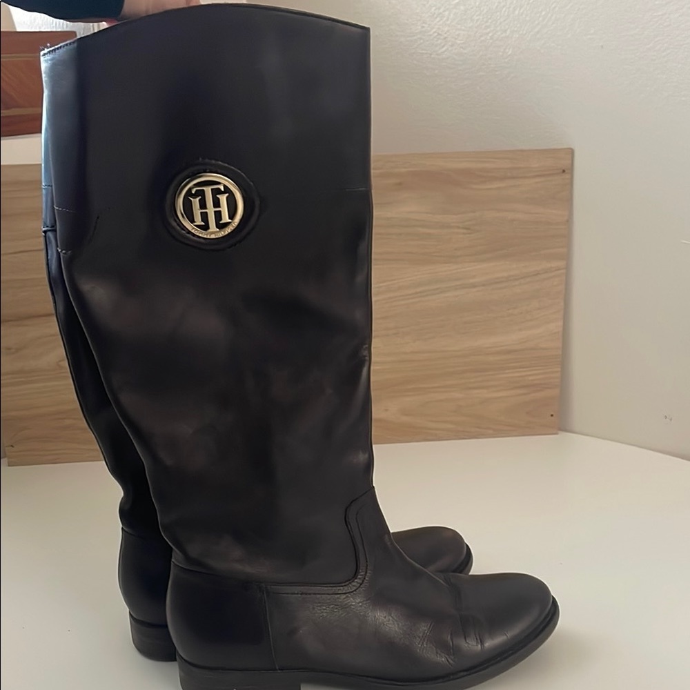 Tommy Hilfiger Women's Size 8 Dark Brown Riding Boots Logo Western Modest Sleek